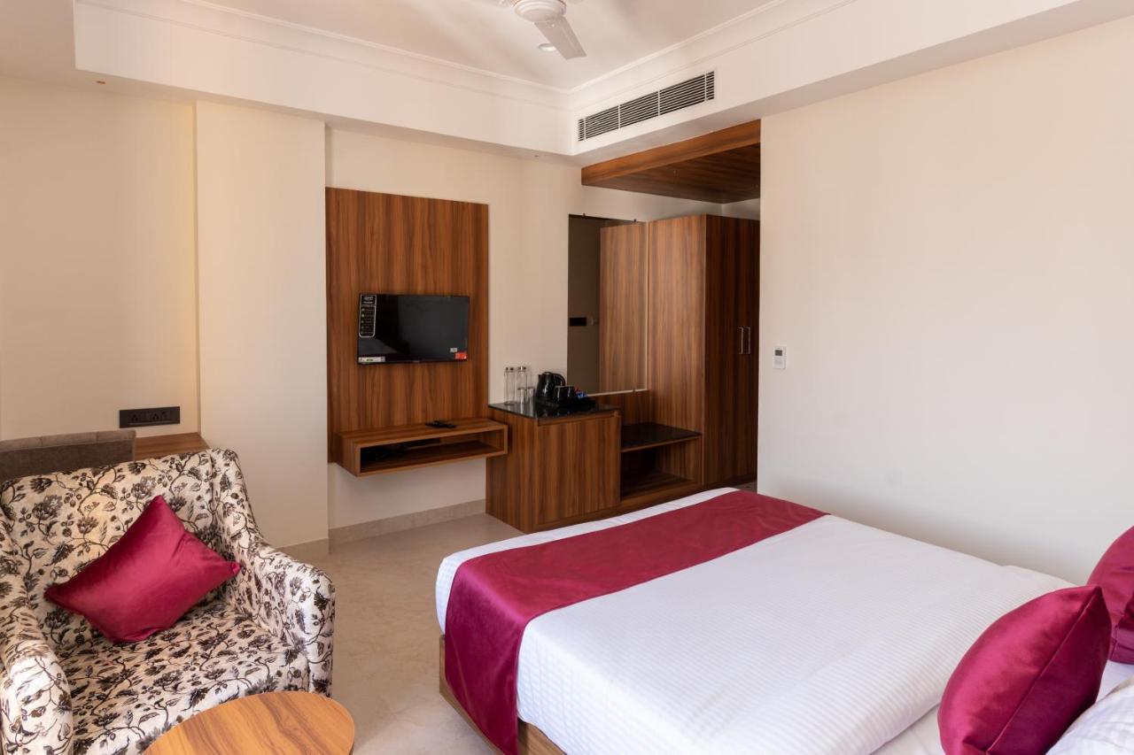 Raghunandan Palace - A Premier Boutique Stay, City Center & 500 Meters From City Railway Station Udaipur Kültér fotó