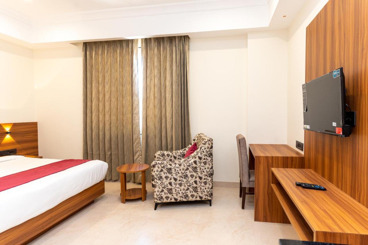 Raghunandan Palace - A Premier Boutique Stay, City Center & 500 Meters From City Railway Station Udaipur Kültér fotó