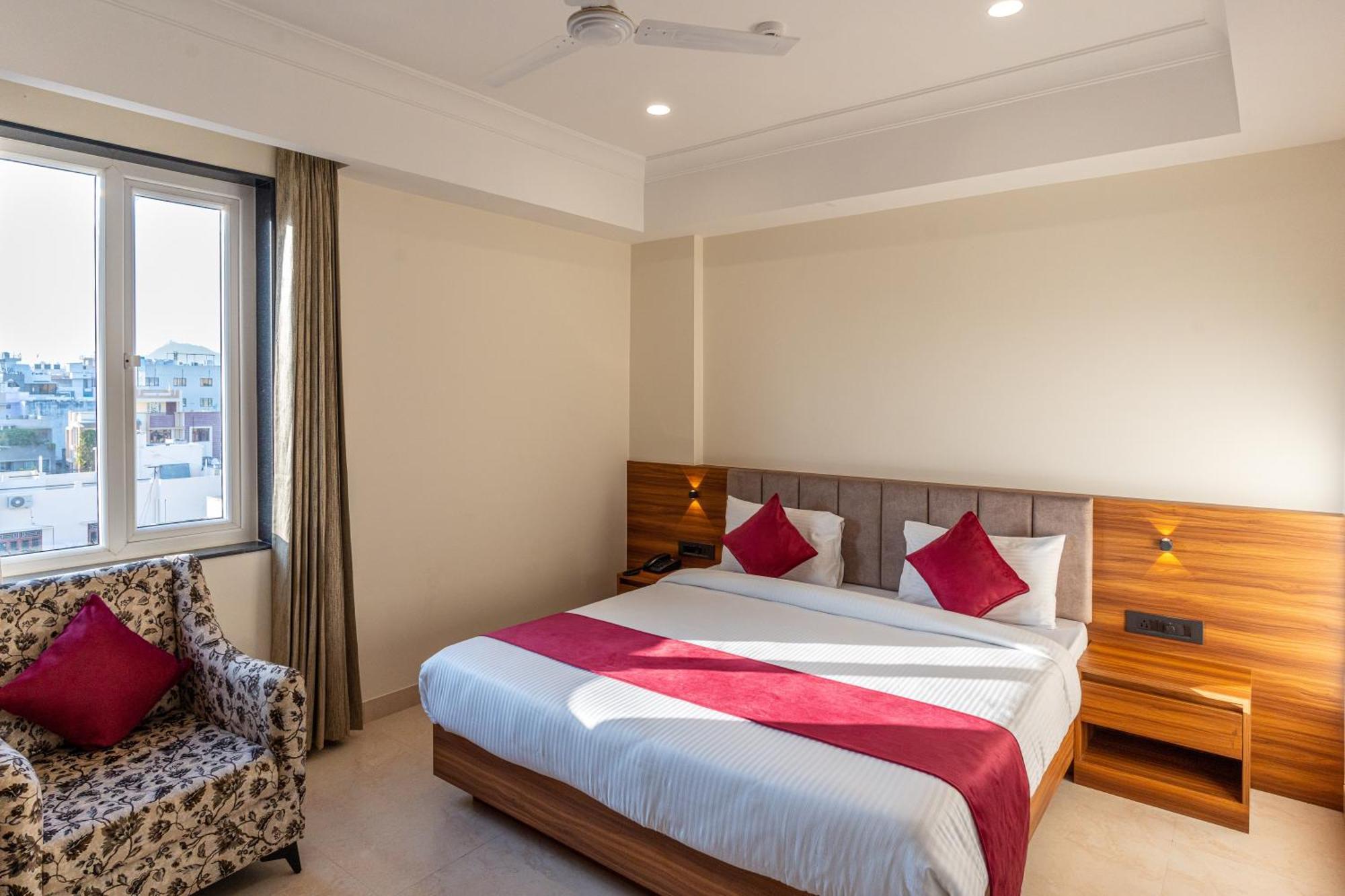 Raghunandan Palace - A Premier Boutique Stay, City Center & 500 Meters From City Railway Station Udaipur Kültér fotó