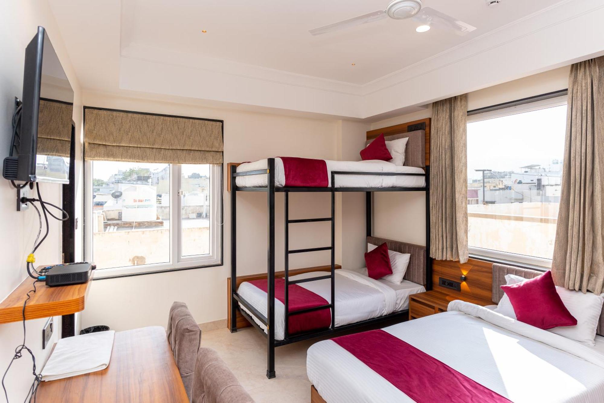 Raghunandan Palace - A Premier Boutique Stay, City Center & 500 Meters From City Railway Station Udaipur Kültér fotó